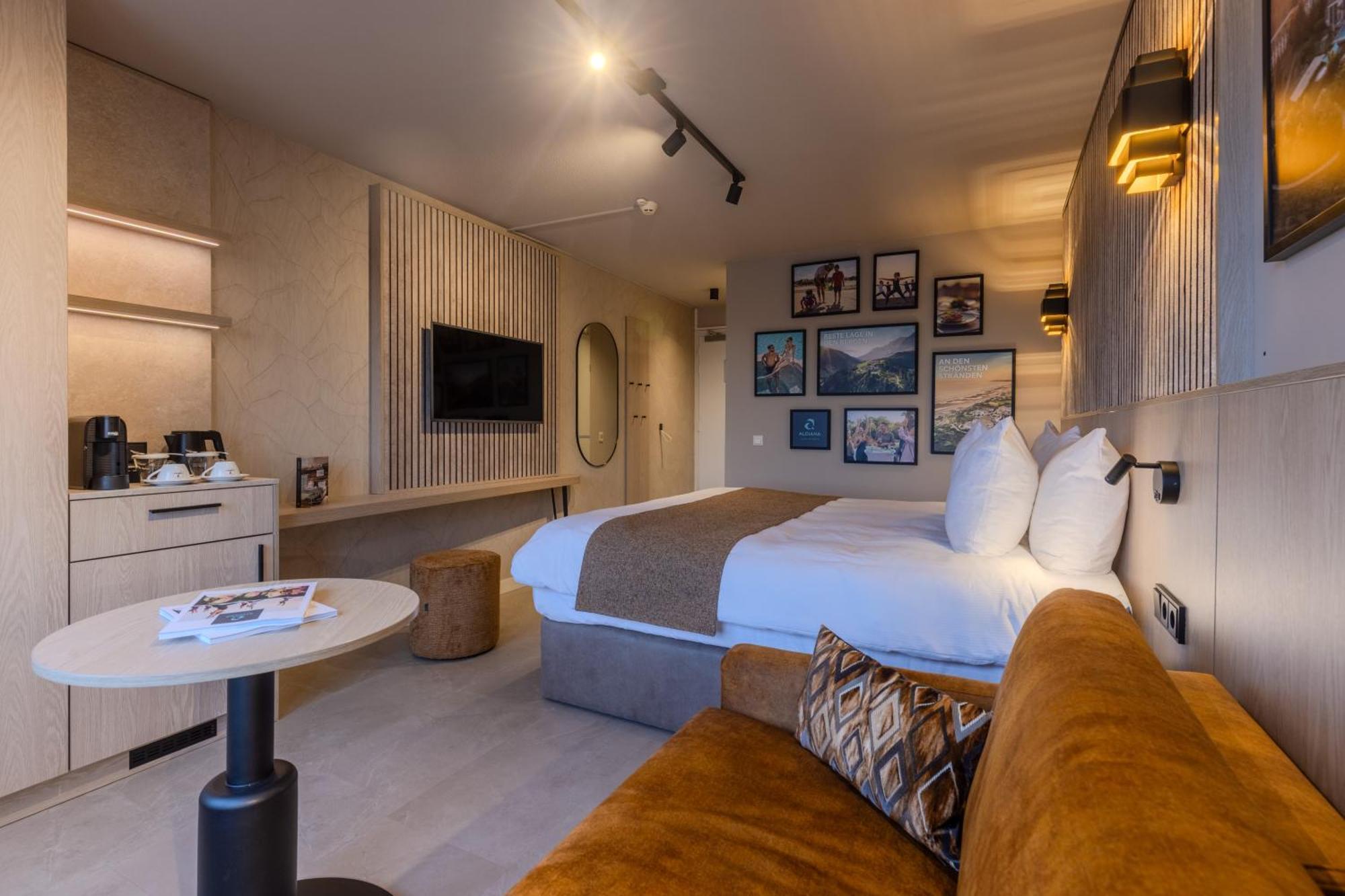 Skotel The Hague, Hotelschool Den Haag