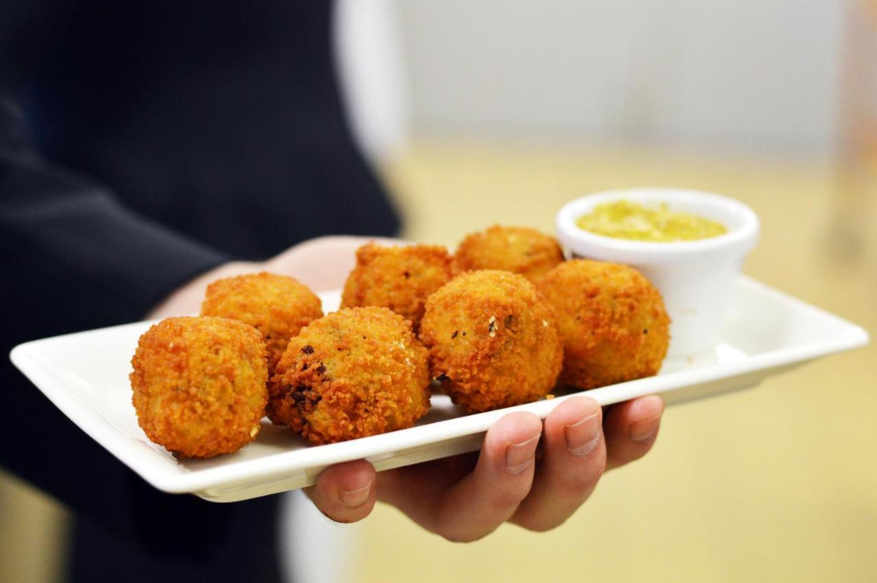 Skotel The Hague, Hotelschool Hotel