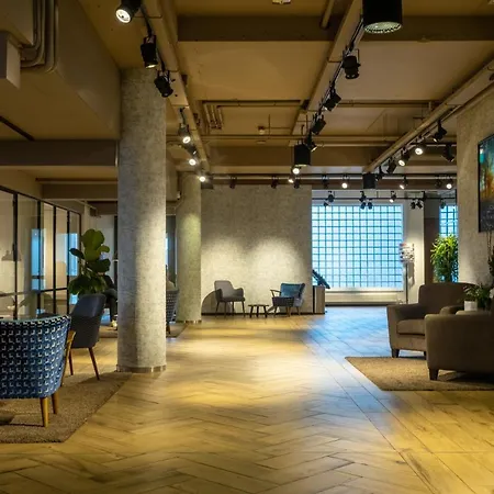 Skotel The Hague, Hotelschool Hotel